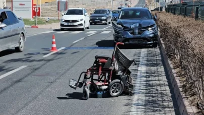 Kayseri Felahiye’de Feci Kaza: Otomobil Yayalara Çarptı, 2 Ölü