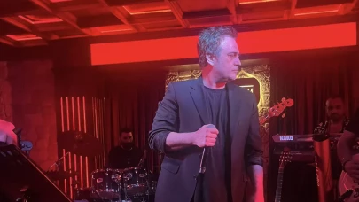 Bayramda Kutsi rüzgârı! Şarkılarıyla çoşturdu mesajıyla duygulandırdı