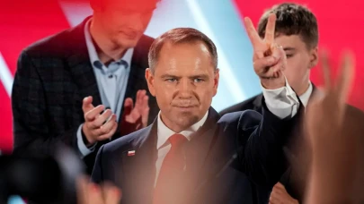 Polonya'nın yenİ Cumhurbaşkanı Muhafazakar Karol Nawrocki oldu