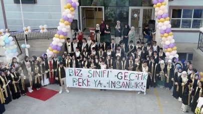 Mezuniyet Töreninde Gazze’ye Sessiz Çığlık: “Biz Sınıfı Geçtik, Peki Ya İnsanlık?”