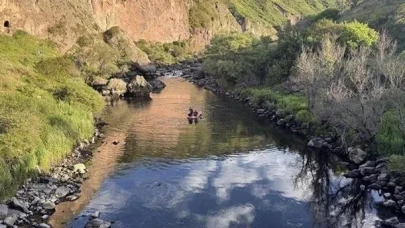 Kura Nehri’nde Facia! 2 Kişi Boğuldu, 1 Kişi Mucizevi Şekilde Kurtuldu