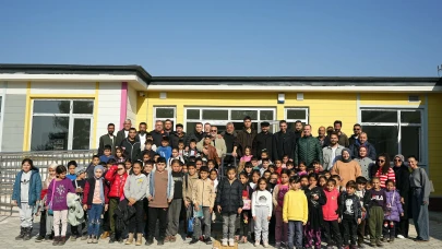 Siyah Bere Ekibinden Gaziantep’e Anlamlı Hediye: Deprem Bölgesine Kütüphane Kurdular!