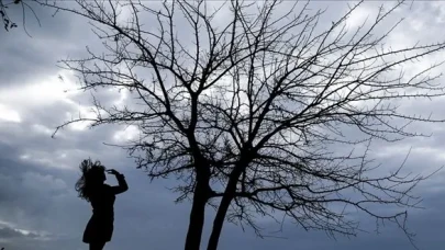 Bugünkü hava durumu: Meteoroloji duyurdu! Batıda rüzgar, doğuda sağanak var