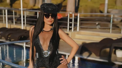 Yeni şarkısıyla büyülüyor! Tuğba Özay’dan 90’lara göz kırpan klip