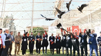 Kelaynaklar yeniden gökyüzünde: Umut ve Sıla doğaya uğurlandı