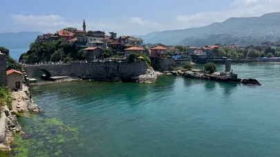 Amasra, bayram tatilinde nüfusunun 10 katı misafir ağırlıyor