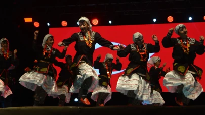 10.Uluslararası Halk Oyunları festivali coşkuyla başladı