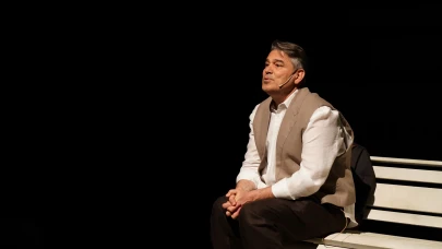 Tiyatroda Edebiyat Rüzgârı: “Hayatı Hikâye Olan Adam Sait Faik” Yaz Turnesinde!