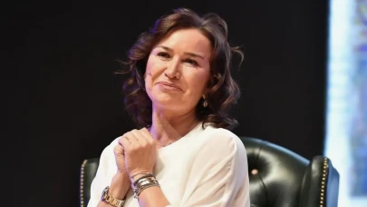 Demet Akbağ: Elim ayağım tuttukça sahnedeyim!