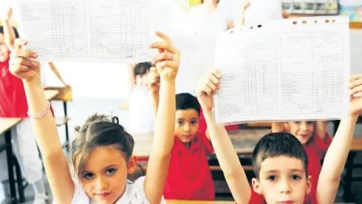 Karne'ni göster, kitabını al" kampanyası 18.yılında çocukları kitapla buluşturuyor