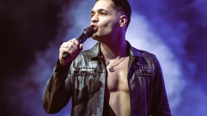 Harbiye sahnesinde müzik ve aşk bir arada: Emir Can İğrek’ten evlilik sürprizi!