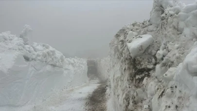 Yüksek rakımlı bölgelerde ekipler zorlu doğa koşullarıyla mücadele ediyor