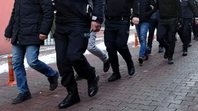 İzmir’de Uyuşturucu Operasyonu: Çok Sayıda Madde ve Para Ele Geçirildi