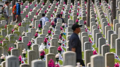 Güney Kore’de sessiz saygı, güçlü mesaj: 'Anma Günü’nde barış vurgusu