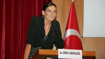Miray Akovalıgil Kimdir? Hayatı ve Biyografisi: Avukatlıktan Komedyenliğe Uzanan Hikaye