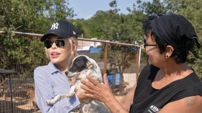 Ajda Pekkan’dan Gönülleri Isıtan Ziyaret: Engelli Köpeğe ‘Lola’ İsmini Verdi!