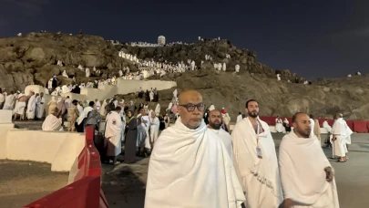 Hacı adaylarının çoğunluğu Arafat'a ulaştı!