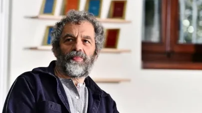 Serdar Erener kimdir, kaç yaşında, nereli, kiminle evli? Kariyeri, eşi, çocukları ve özel yaşamına dair en çok merak edilen detaylar