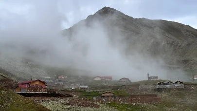 Ayder Yaylası'nda Sağlıkla Horon: Ziyaretçilere Tulum Eşliğinde Farkındalık Etkinliği