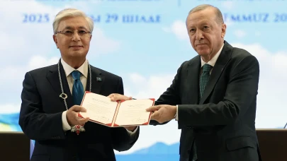 Cumhurbaşkanı Erdoğan’dan Kazakistan Cumhurbaşkanı Tokayev’e Devlet Nişanı