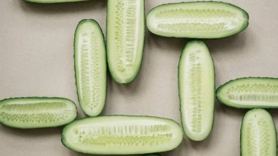 Ferahlatıcı, hafif, ucuz ve her yerde bulunur! Her gün bir salatalık yerseniz vücudunuza ne olur?