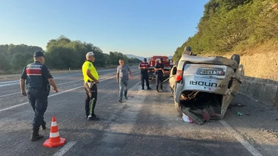 Bartın'da ölümcül trafik kazası! Beton bariyere çarptı, araç ters döndü
