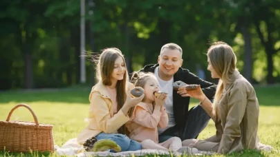 Tatilde hem dinlen hem geliş: Öğrenciler için ipuçları