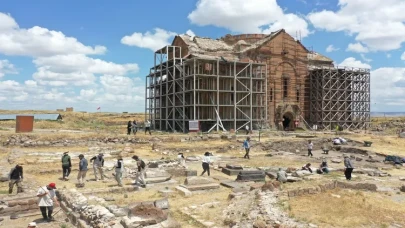 Selçuklu Çarşısı ve Mezarlığı İlk Kez Bu Kadar Net: Ani’de Kazı Sezonu Sürüyor