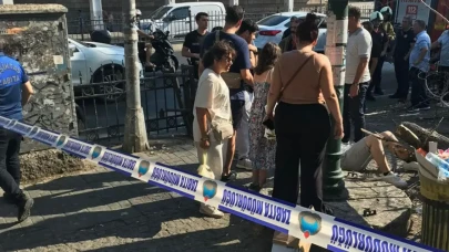 Beşiktaş’ta Kaldırımda Yürürken Ağaç Dalı Düştü: 3 Genç Yaralandı