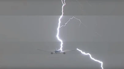 Havada kritik anlar: Bingöl’e inen uçağa yıldırım çarptı, rota değişti