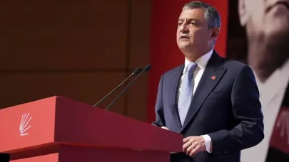 Özgür Özel’den karikatüre savunma! 'Hepimiz susarken, konuşan Leman’dır'