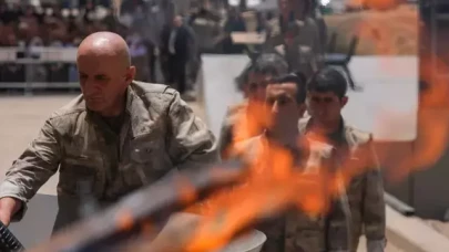 PKK Silahlarını Neden Toprağa Gömmedi? Yakma Kararının Derin Anlamı Ne Anlatıyor?