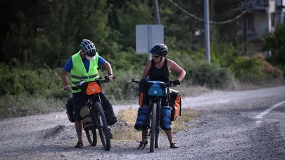25 Yıl Sonra Türkiye’ye Döndü: Dünya Turuna Türkiye’de Devam Ediyorlar