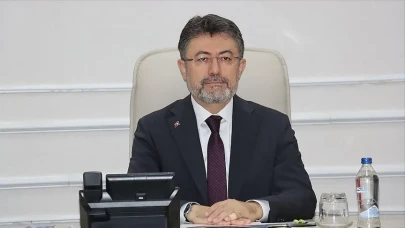Bakan Yumaklı'dan yangın açıklaması: "Yeşil Vatan Savunmamıza Devam Ediyoruz"