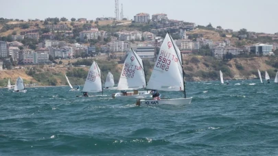 Marmara’nın Dalgalarında 15 Temmuz Ruhu! Tekirdağ’da Yelkenler Aziz Şehitler İçin Açıldı