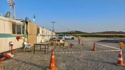 Alevler geceyi aydınlattı: Petrol sahasında facianın eşiğinden dönüldü