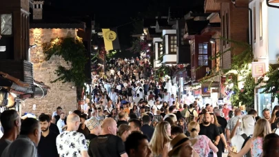 102 binden fazla yabancı ziyaretçi girişiyle Antalya'da Temmuz ayı rekoru kırıldı