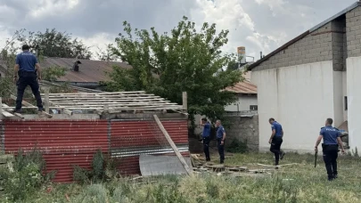Erzurum'da zanlı polise saldırdıktan sonra kaçtı! Film gibi bir sahne ortaya çıktı