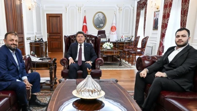 Adalet Bakanı Tunç 15 Temmuz Gazisi Ayaz ile bir araya geldi