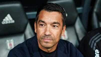 Bronckhorst’un yeni adresi: Slot’un yardımcısı olarak açıklandı!