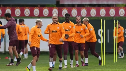Okan Buruk’un Ekibi Tam Kadro Sahada: Galatasaray’da Moraller Yüksek