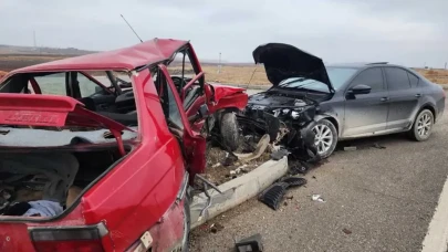 Diyarbakır’da Kafa Kafaya Çarpışma: Kırsalda Tehlikeli Kaza