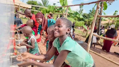 Türk Kızılay'ın su kuyuları hayat veriyor
