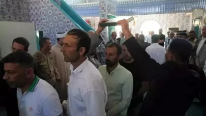 Muş’ta 6 Yıllık Kan Davası Barışla Sonuçlandı: İki Aile Cami Avlusunda Kucaklaştı