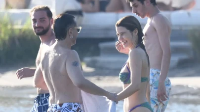 Yazın en romantik anı! Kenan Doğulu ve Beren Saat’ten Bodrum şovu