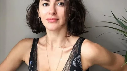 Nesrin Cavadzade 42 yaşını kutladı! “Yıllar geçiyor ama o hiç değişmiyor!”