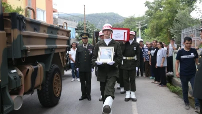 Edirne’de Şehit Olan Uzman Çavuş Servet Ökkeş Çakır Osmaniye’de Toprağa Verildi