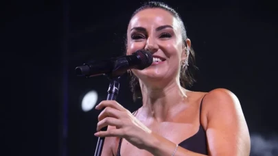 Bitlis halkı kurtuluşu Sevcan Orhan’ın türküleriyle kutladı