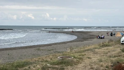 Samsun Atakum sahilinde aynı gün 7 kişi boğulma tehlikesi geçirdi
