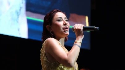 Melek Mosso’dan Büyükçekmece’de unutulmaz gece: Binlerce kişi festival alanına akın etti